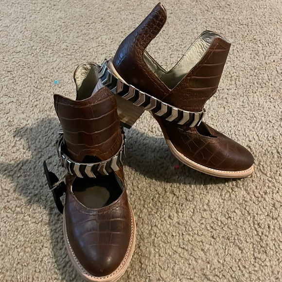 NWT Freebird by Steve “Blade” leather boots